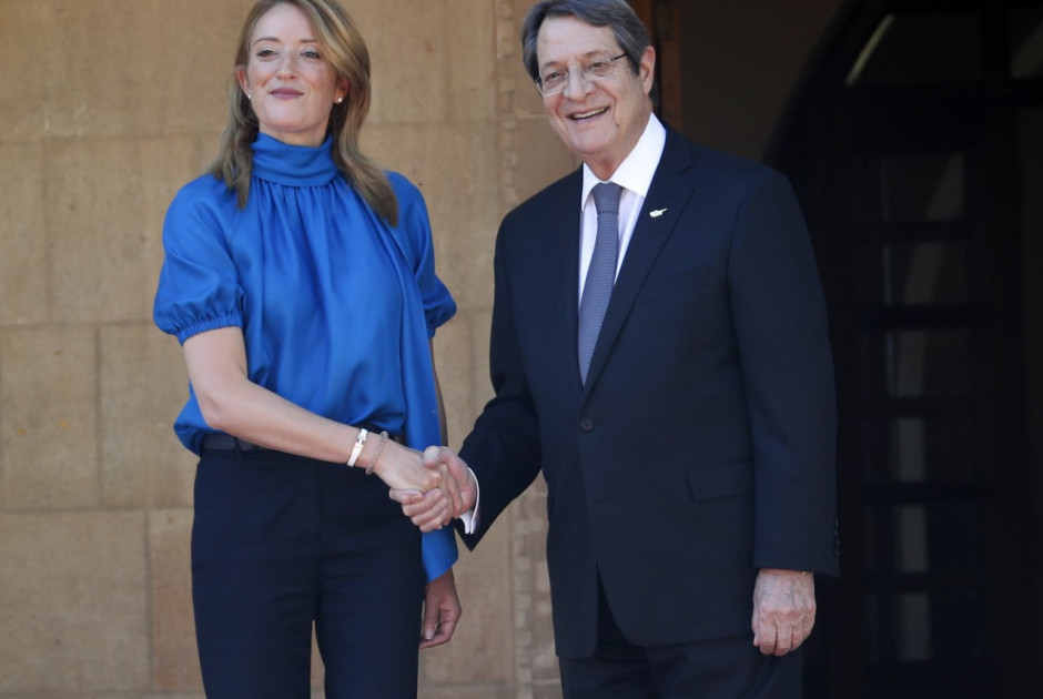 ρομπερτα μετσολα νικος αναστασιαδης