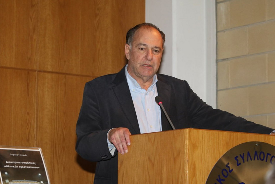 &Pi;έ&nu;&theta;&omicron;&sigmaf;: Έ&phi;&upsilon;&gamma;&epsilon; &alpha;&pi;ό &tau;&eta; &zeta;&omega;ή &omicron; &Phi;&omicron;ί&beta;&omicron;&sigmaf; &Kappa;&omega;&nu;&sigma;&tau;&alpha;&nu;&tau;&iota;&nu;ί&delta;&eta;&sigmaf;