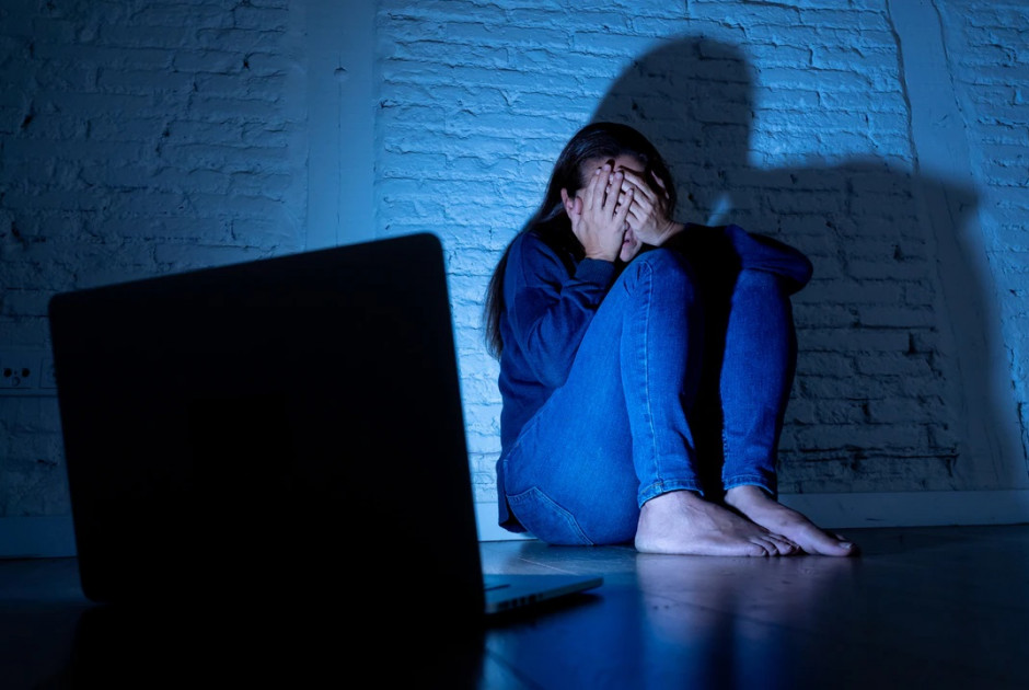 Καταδίκη νεαρών για αδικήματα που αφορούν... υλικό σεξουαλικής κακοποίησης ανηλίκων μέσω AI