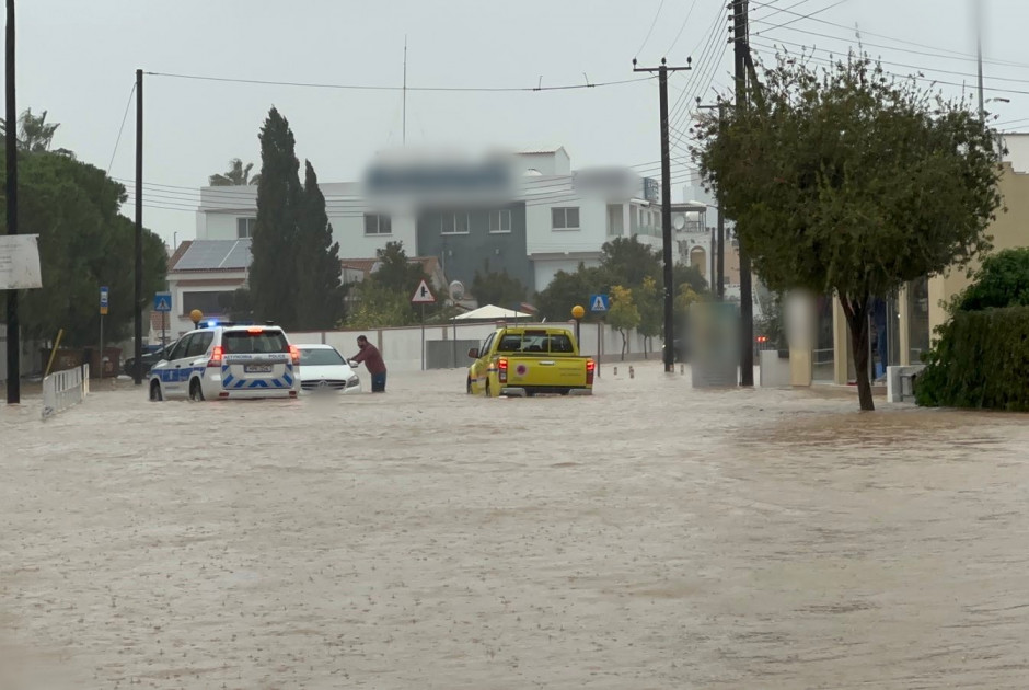 πλημμύρες βροχές.