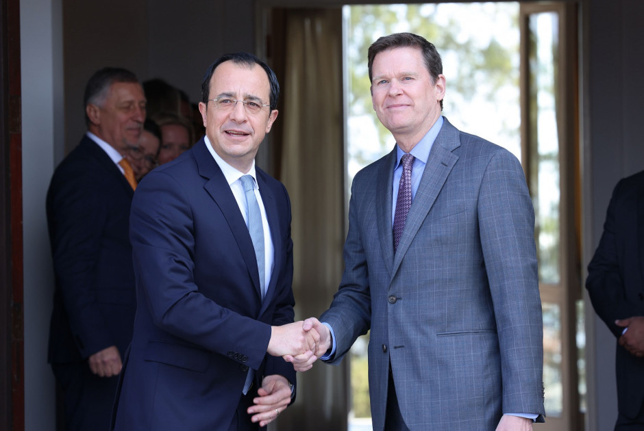 Νίκος Χριστοδουλίδης Κόλιν Στιούαρτ.