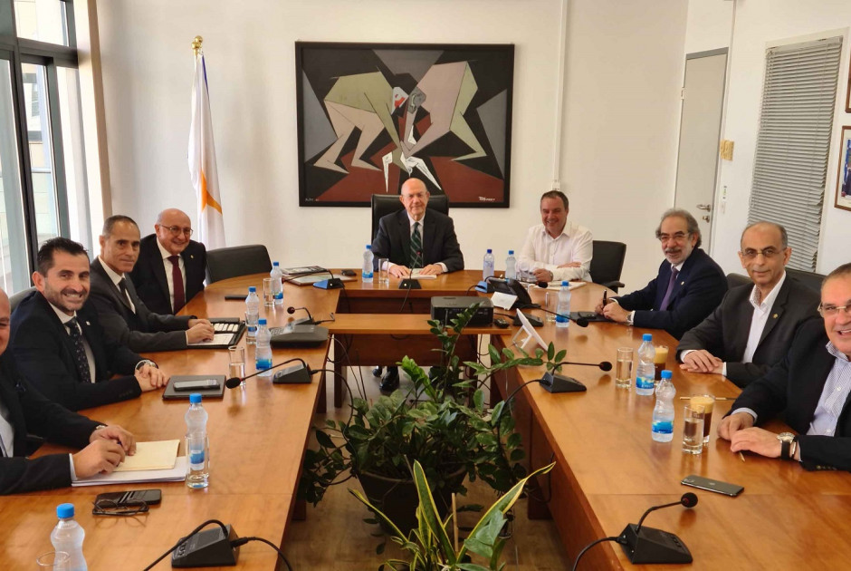 Μάκης Κεραυνός ΟΕΒ.