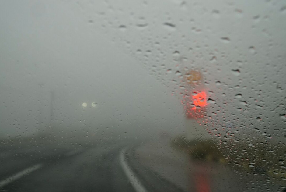 Απλώστρες σε αναμονή - Ο ΒΥΡΩΝΑΣ έχει άλλα σχέδια... Έρχεται με βροχές και καταιγίδες