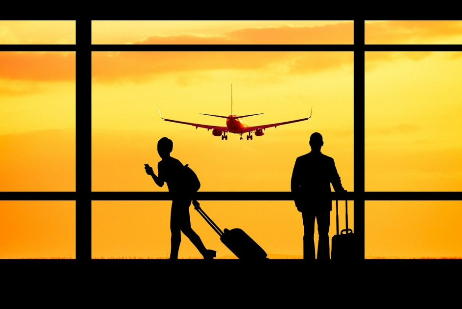 Δυσκολεύει το ταξίδι στις ΗΠΑ: Οι τουρίστες θα πρέπει να δείχνουν ιστορικό πέντε ετών στα social media για να μπουν στη χώρα