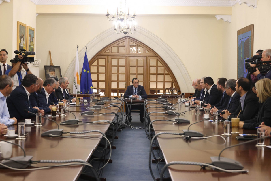 Πρόεδρος σύσκεψη για Λάρνακα