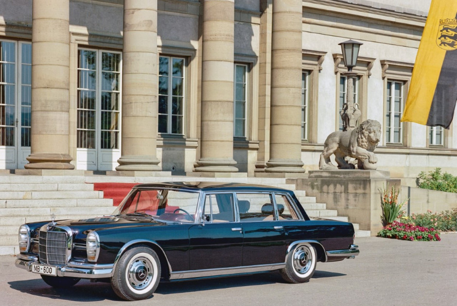 thumbnail_Mercedes-Benz 600 -1.j