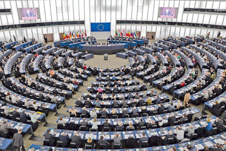 Εμπορική συμφωνία ΕΕ-ΗΠΑ: Αναστέλλεται μέχρι να σταματήσουν οι απειλές για Γροιλανδία