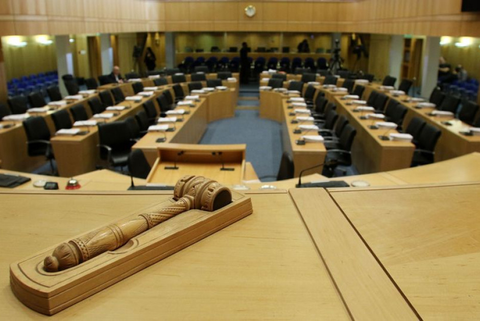 «Πράσινο» Βουλής για τις αγοραπωλησίες οχημάτων υπό ανάκληση