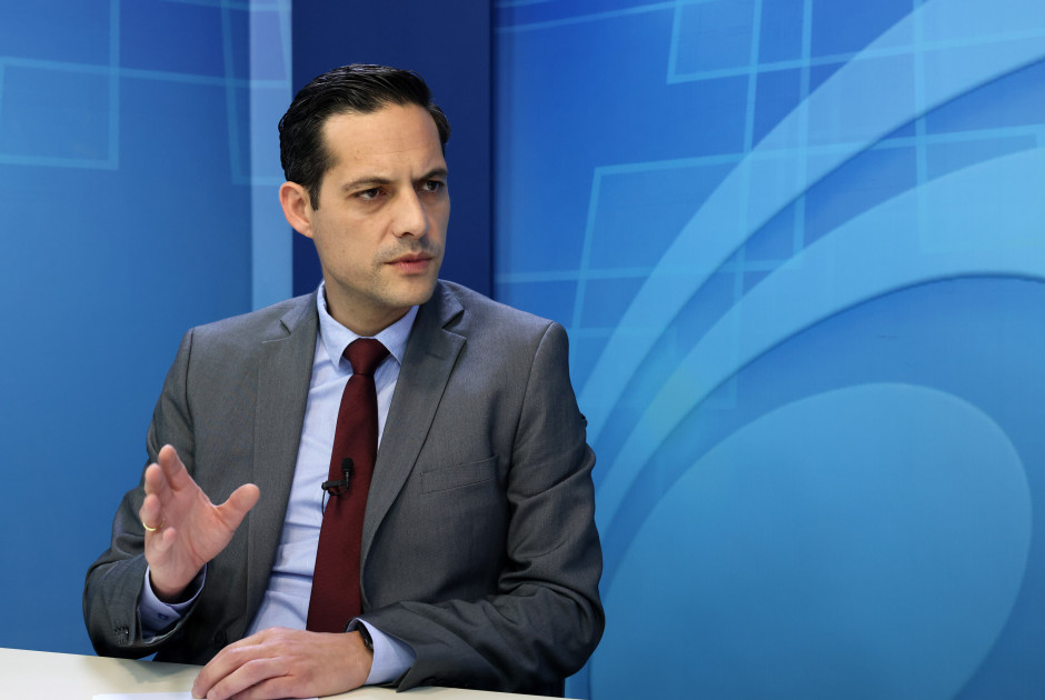 &Lambda;&epsilon;&tau;&upsilon;&mu;&pi;&iota;ώ&tau;&eta;&sigmaf; &sigma;&tau;&omicron;&nu; &Alpha;&Nu;&Tau;1: &Pi;&alpha;&rho;&alpha;&kappa;&omicron;&lambda;&omicron;&upsilon;&theta;&omicron;ύ&nu; &sigma;&tau;&epsilon;&nu;ά &tau;&iota;&sigmaf; &epsilon;&xi;&epsilon;&lambda;ί&xi;&epsilon;&iota;&sigmaf; &omicron;&iota; &Kappa;&upsilon;&pi;&rho;&iota;&alpha;&kappa;έ&sigmaf; A&rho;&chi;έ&sigmaf; (&Beta;&Iota;&Nu;&Tau;&Epsilon;&Omicron;)