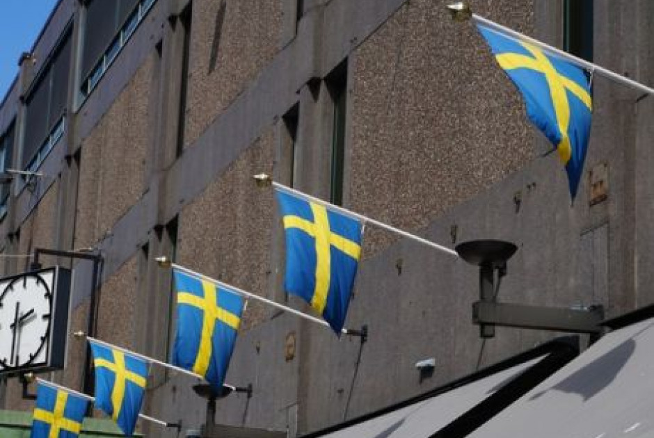 &Sigma;&omicron;&upsilon;&eta;&delta;ί&alpha;: &Eta; &kappa;&upsilon;&beta;έ&rho;&nu;&eta;&sigma;&eta; &sigma;&upsilon;&zeta;&eta;&tau;ά &tau;&eta; &phi;&upsilon;&lambda;ά&kappa;&iota;&sigma;&eta; &alpha;&pi;ό &tau;&eta;&nu; &eta;&lambda;&iota;&kappa;ί&alpha; &tau;&omega;&nu; 13 &epsilon;&tau;ώ&nu;