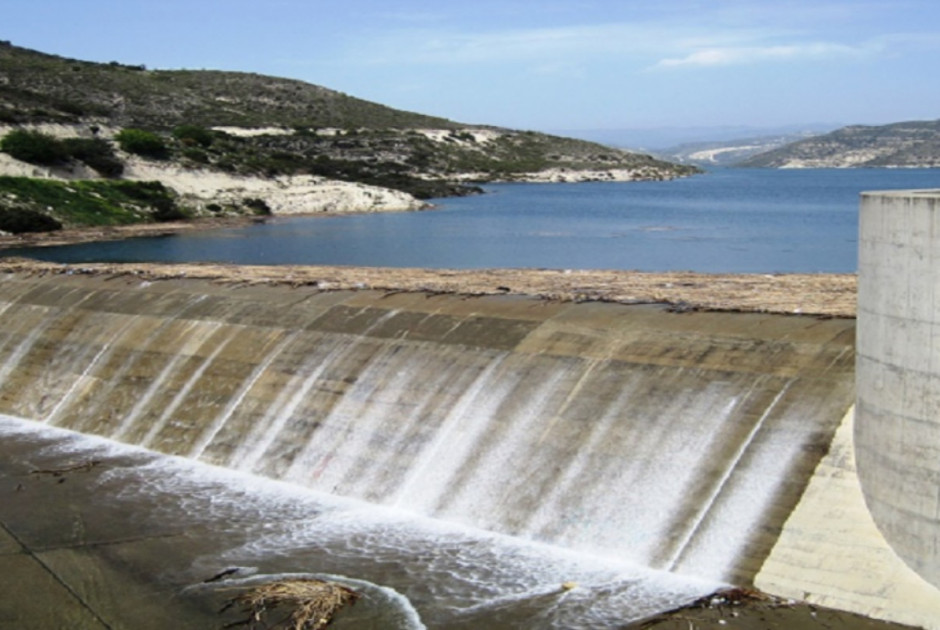 Μεγάλη διαρροή στο φράγμα Μαυροκόλυμπου – Ψάχνουν να βρουν τα αίτια