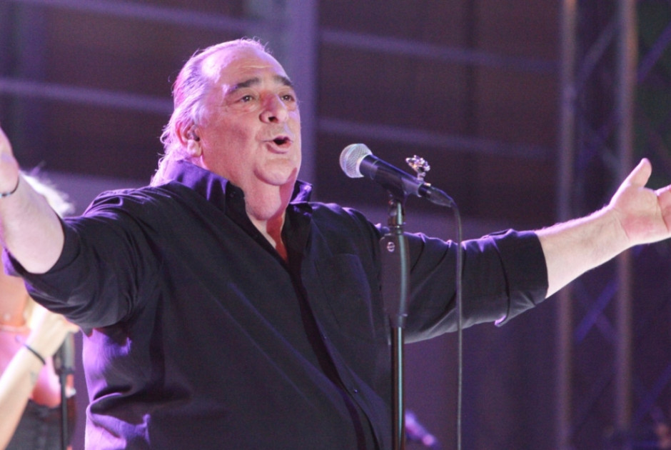 &Beta;&alpha;&sigma;ί&lambda;&eta;&sigmaf; &Kappa;&alpha;&rho;&rho;ά&sigmaf;: &Tau;&omicron; &nu;έ&omicron; &alpha;&kappa;&upsilon;&kappa;&lambda;&omicron;&phi;ό&rho;&eta;&tau;&omicron; &tau;&rho;&alpha;&gamma;&omicron;ύ&delta;&iota; &tau;&omicron;&upsilon; 2,5 &chi;&rho;ό&nu;&iota;&alpha; &mu;&epsilon;&tau;ά &tau;&omicron;&nu; &theta;ά&nu;&alpha;&tau;ό &tau;&omicron;&upsilon;