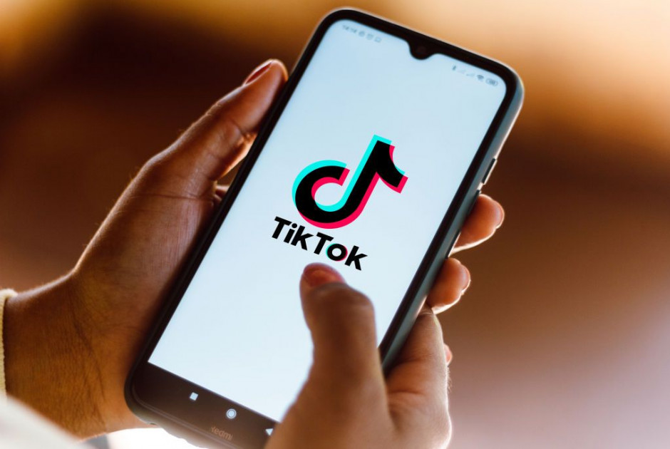 Γονείς προσοχή: Νέο επικίνδυνο challenge του TikTok με φούρνο μικροκυμάτων