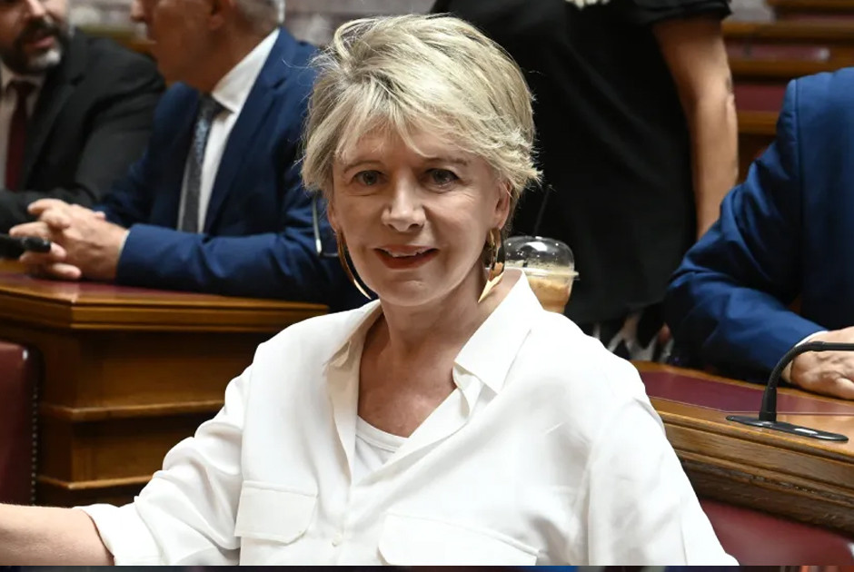 ΕΛΕΝΑ ΑΚΡΙΤΑ
