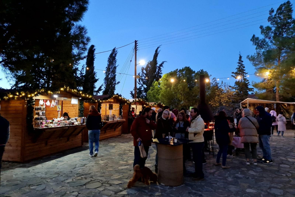 Χριστουγεννιάτικο χωριό Φικάρδου