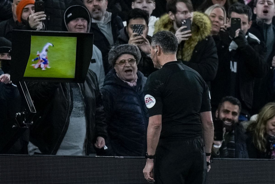 IFAB: Δύο διαιτητές και VAR με νέες αρμοδιότητες στο τραπέζι των αλλαγών