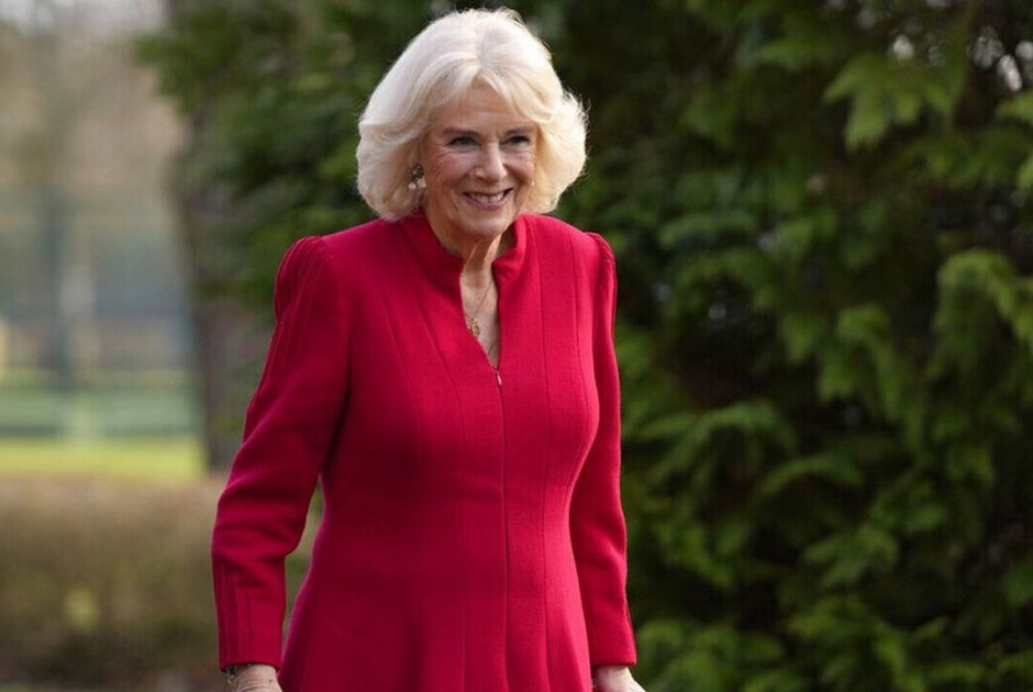 Η βασίλισσα Καμίλα αποκαλύπτει για πρώτη φορά την επίθεση που δέχτηκε ως έφηβη σε τρένο