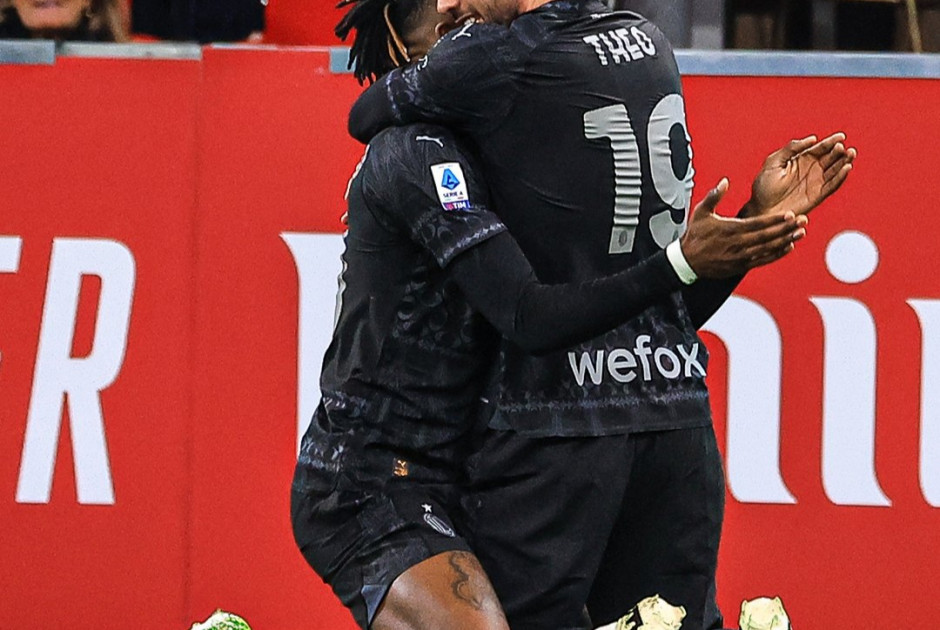 Φ