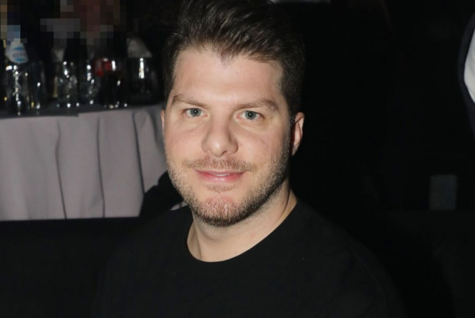 &Lambda;&omicron;ύ&kappa;&alpha;&sigmaf; &Gamma;&iota;ώ&rho;&kappa;&alpha;&sigmaf;: &Beta;ί&omega;&sigma;&alpha; &kappa;&rho;ί&sigma;&epsilon;&iota;&sigmaf; &pi;&alpha;&nu;&iota;&kappa;&omicron;ύ, έ&delta;&iota;&nu;&alpha; &mu;ά&chi;&eta; &nu;&alpha; &alpha;&nu;έ&beta;&omega; &sigma;&tau;&eta; &sigma;&kappa;&eta;&nu;ή