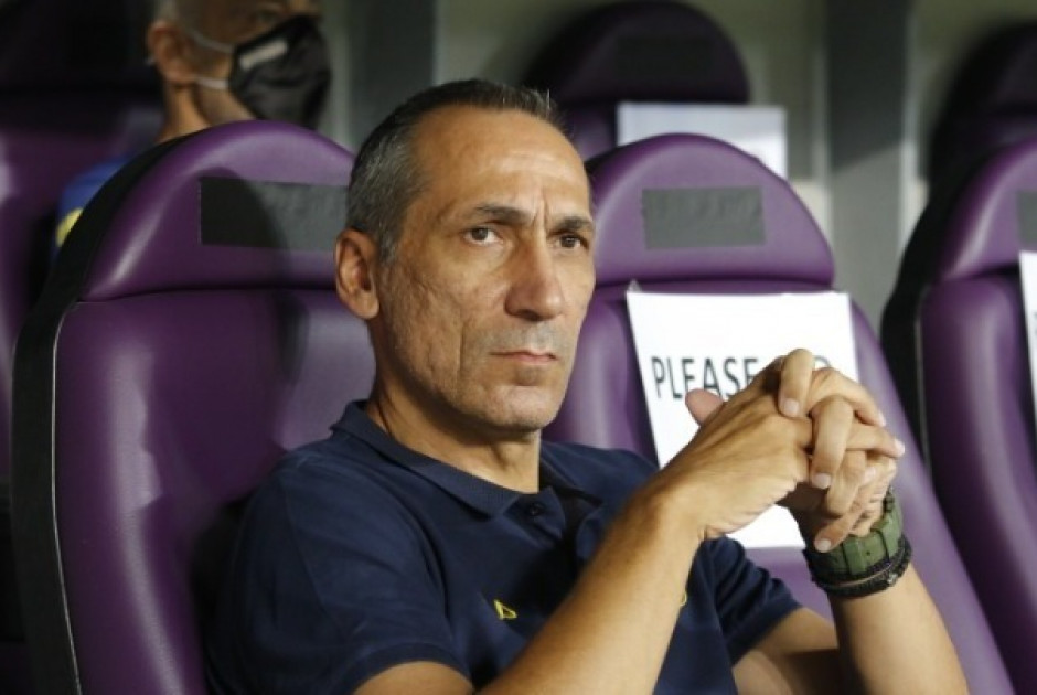 &Omicron; &Gamma;&iota;ώ&rho;&gamma;&omicron;&sigmaf; &Delta;ώ&nu;&eta;&sigmaf; &pi;ά&epsilon;&iota; &Mu;&omicron;&upsilon;&nu;&tau;&iota;ά&lambda;; &Sigma;&tau;&omicron; &sigma;&tau;ό&chi;&alpha;&sigma;&tau;&rho;&omicron; &Epsilon;&theta;&nu;&iota;&kappa;ή&sigmaf; &omicron;&mu;ά&delta;&alpha;&sigmaf;