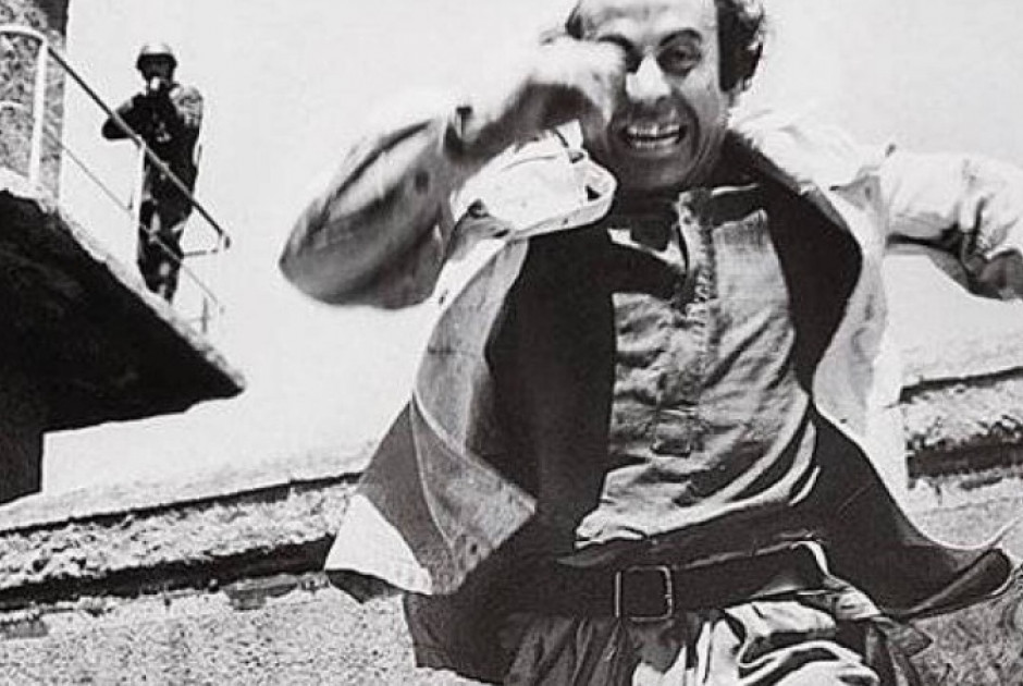 Τι έκανες στον πόλεμο Θανάση