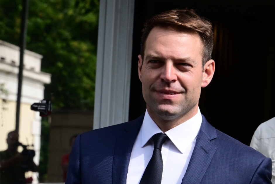 Κασσελάκης: Καλεί τον ΠτΔ να παραιτηθεί για το βίντεο