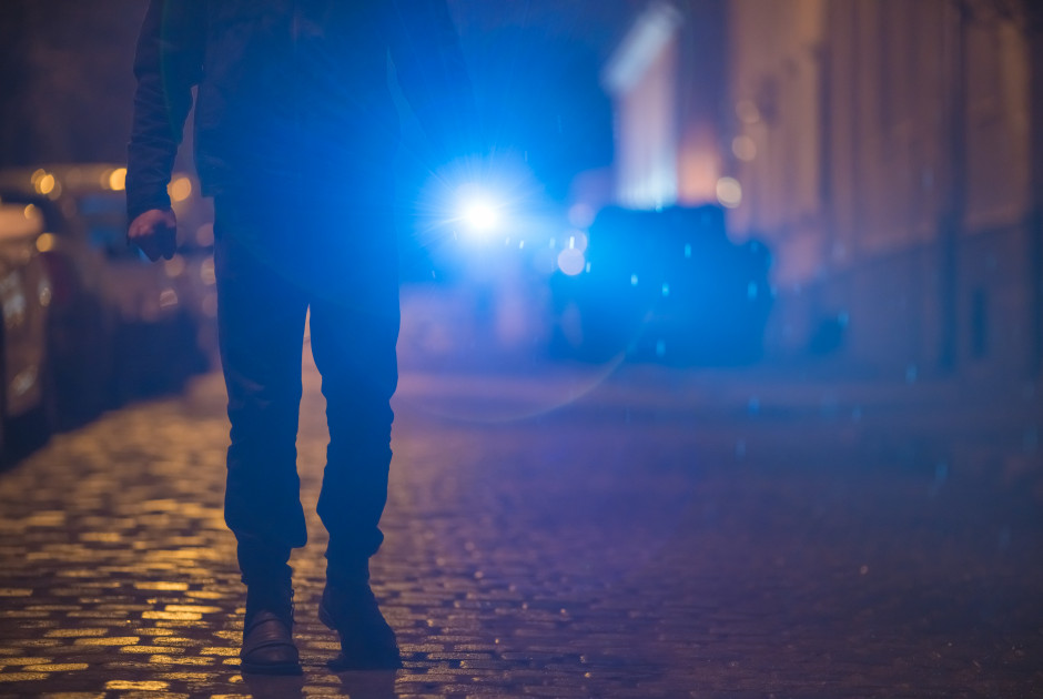 Κουκουλοφόρος «ξάφρισε» 68χρονο αφού του επιτέθηκε