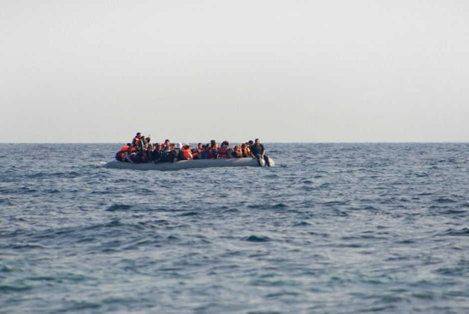 Πλοιάριο με μετανάστες εντοπίστηκε ανοικτά του Κάβο Γκρέβο