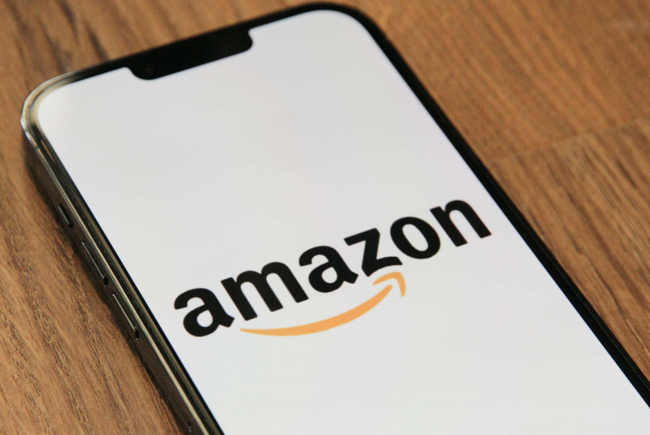 Σουηδία κάλεσε την Amazon να δώσει εξηγήσεις για την πώληση κούκλων του σεξ με παιδική εμφάνιση