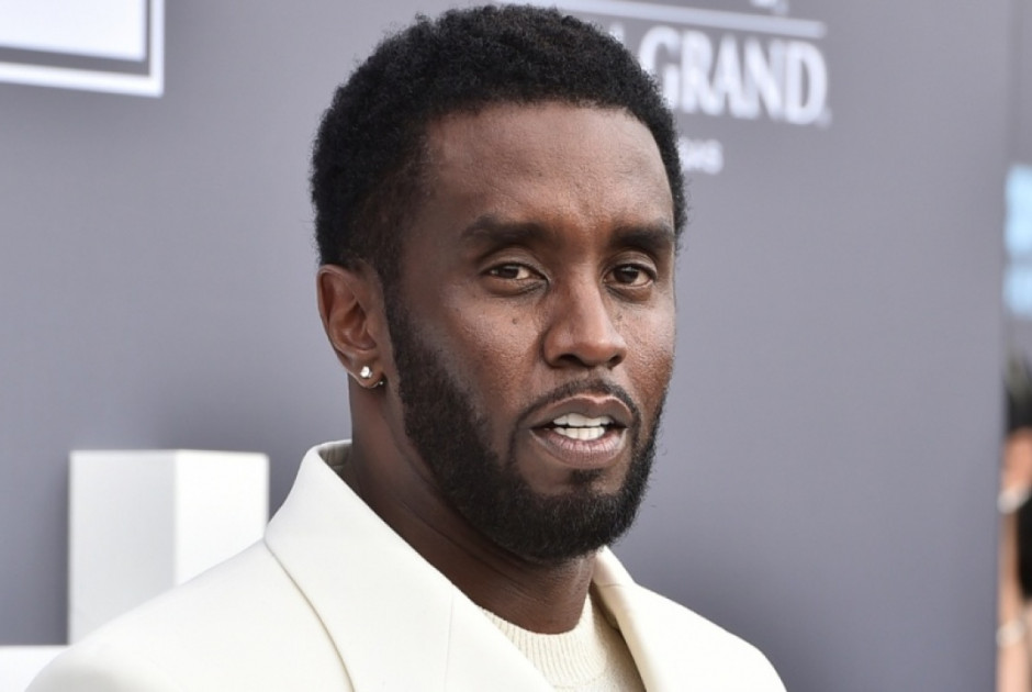 Diddy στο εδώλιο: Αδυνατισμένος, με γκρίζα μαλλιά και αντιμέτωπος με ισόβια