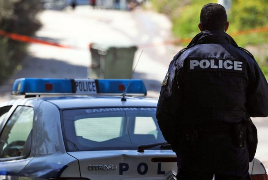 Πρώην αστυνομικός–TikToker: Δίκτυο ακινήτων, «προστασία» σε κλαμπ και ναρκωτικά