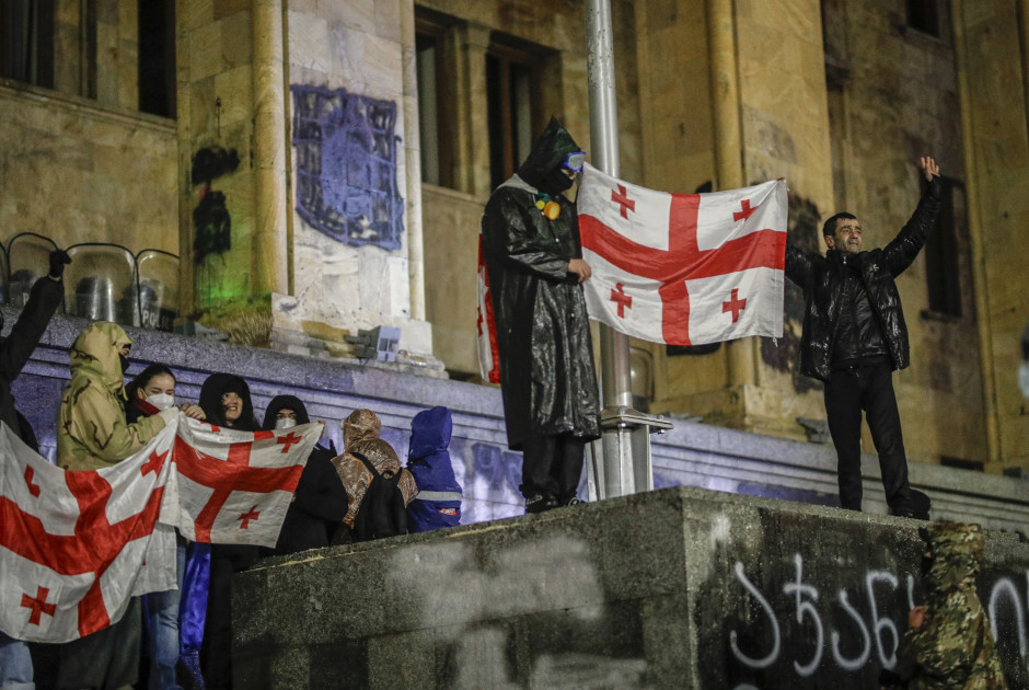 Η ΕΕ απειλεί με κυρώσεις τη Γεωργία