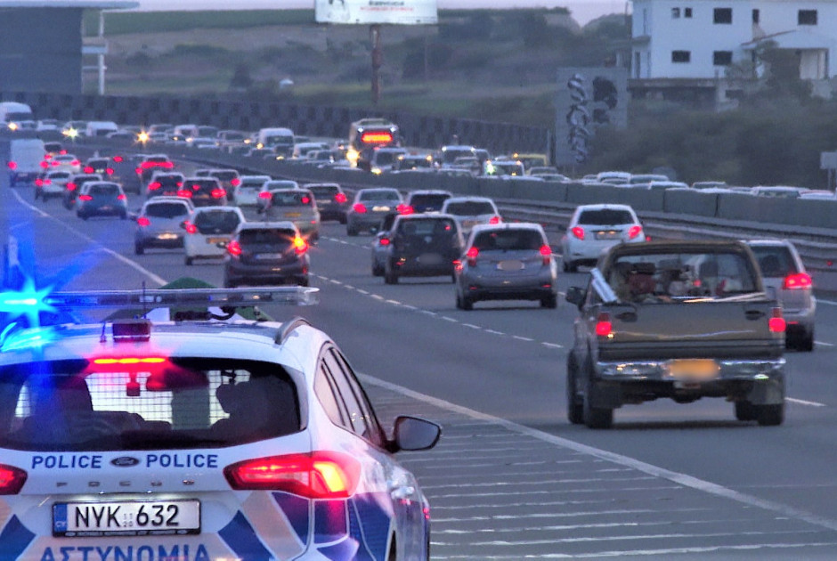 Αυξημένη κίνηση σε κεντρική λεωφόρο Λευκωσίας λόγω τροχαίου