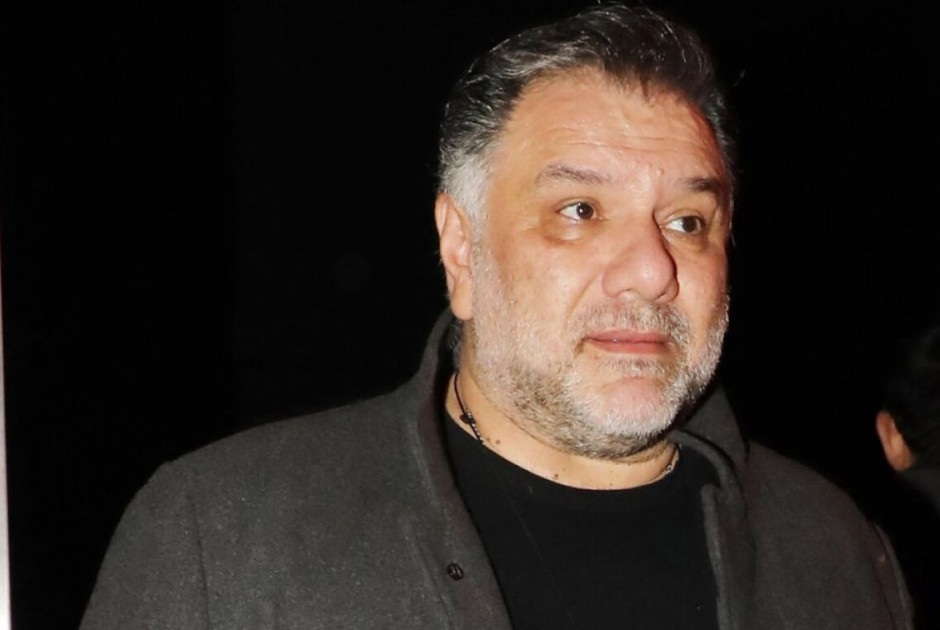 Ο Γρηγόρης Αρναούτογλου αποχαιρετά τον Γιώργο Παπαδάκη