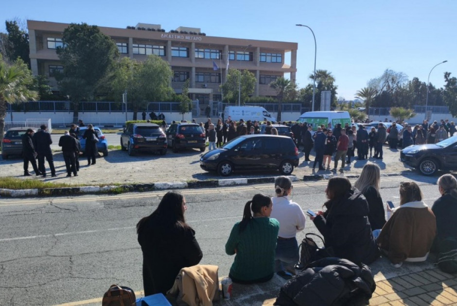 Λήξη συναγερμού: Φάρσα η απειλή για βόμβα στο Δικαστήριο Λάρνακας (ΦΩΤΟΣ)