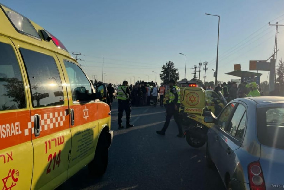 Αυτοκίνητο έπεσε πάνω σε πεζούς σε πόλη του βόρειου Ισραήλ- Πολλοί τραυματίες