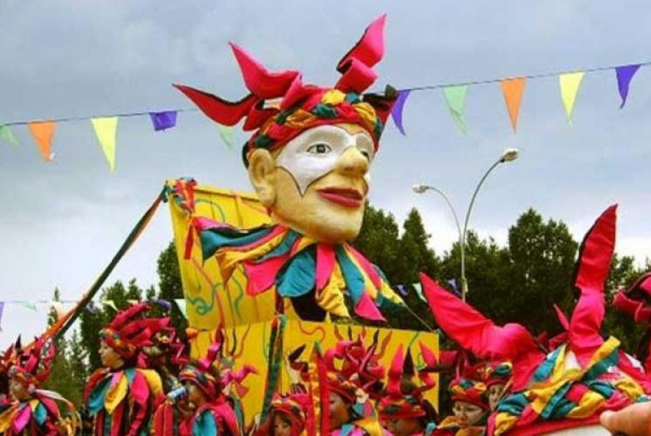 Γέμισαν με χρώμα, μουσική και αστείρευτο κέφι οι δρόμοι της Πάφου