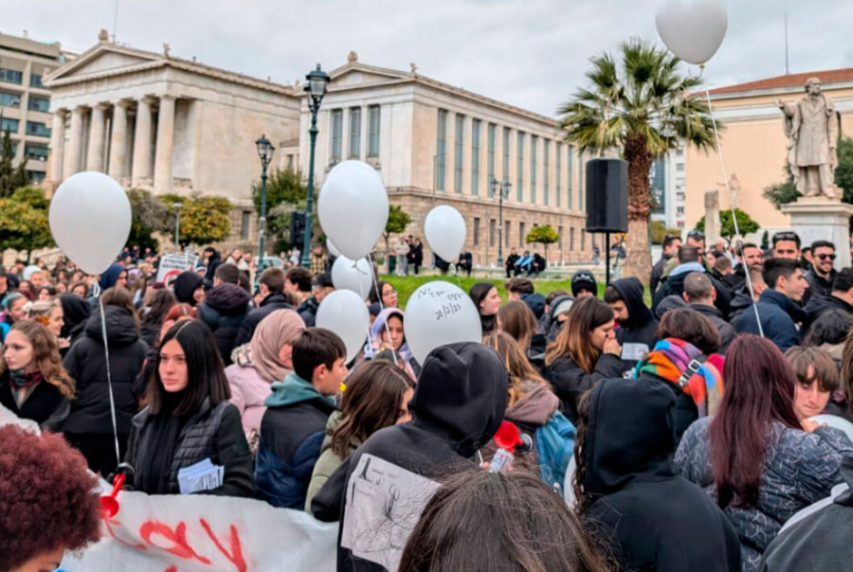 Τέμπη: Συγκεντρώσεις μαθητών, φοιτητών και εκπαιδευτικών σε όλη την Ελλάδα (ΦΩΤΟΣ)