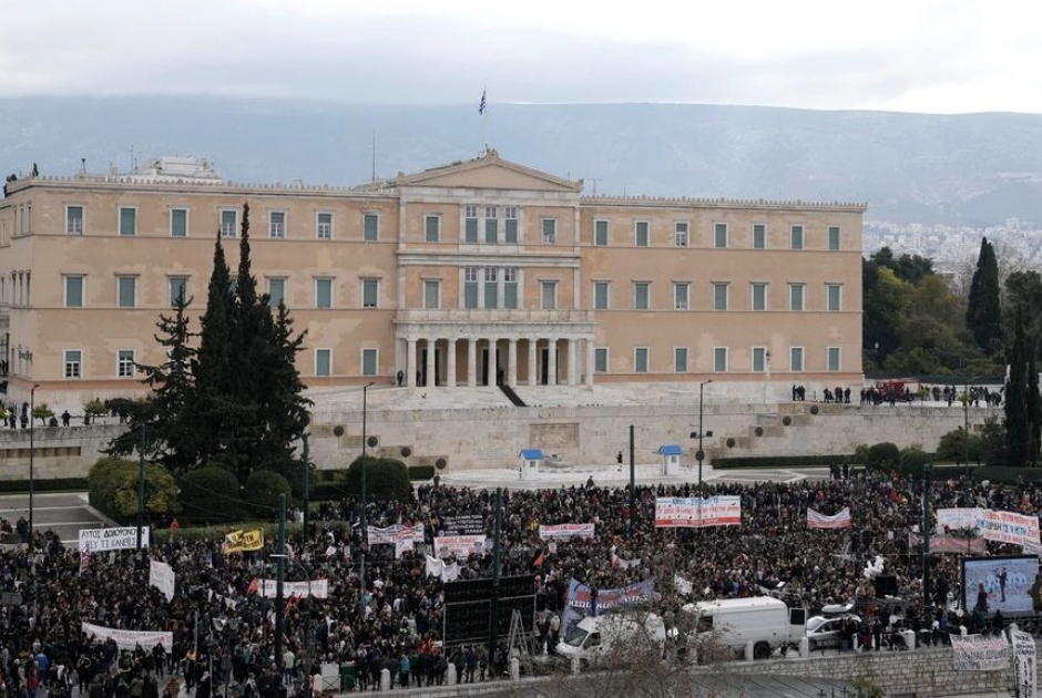 LIVE: Ελλάδα, Κύπρος και ομογένεια στους δρόμους για τις 57 ψυχές των Τεμπών