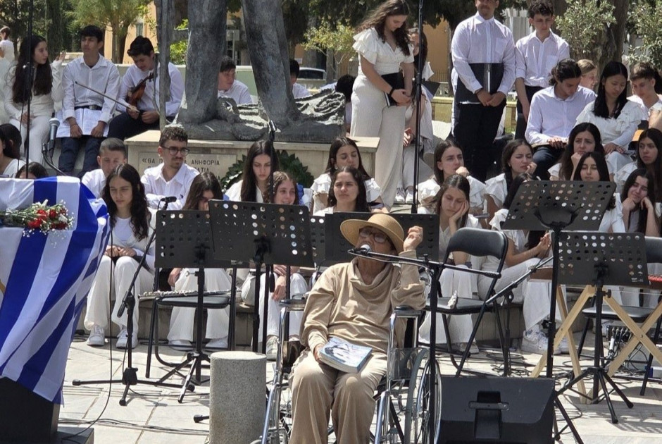 «Την Ελλάδα αγαπώ αλλά κι εσένα» - Γι αυτή τη γυναίκα έγραψε το ποίημα ο Ευαγόρας Παλληκαρίδης