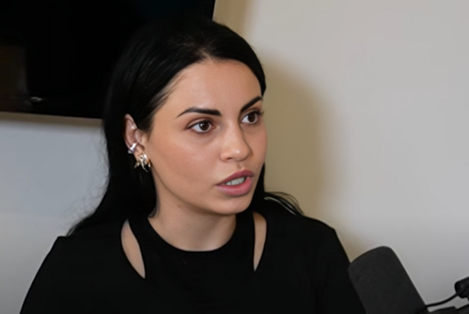 Δήμητρα Αλεξανδράκη: Η πρώτη μου σχέση ήταν με γυναίκα, δεν ήμουν σίγουρη ότι είμαι κορίτσι