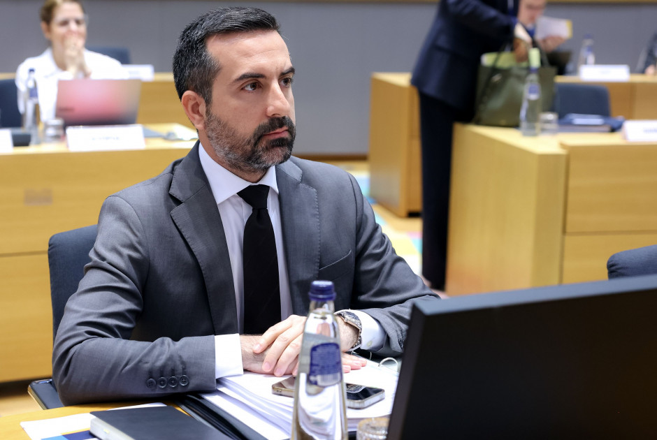 Υφ Μετανάστευσης: Δυσανάλογο βάρος για Κύπρο δείχνει έκθεση ΕΕ για μετανάστευση