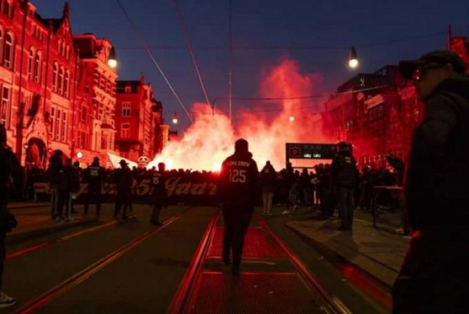 Έγινε η νύχτα... μέρα στο Άμστερνταμ για τα 125 χρόνια του Άγιαξ! (ΒΙΝΤΕΟ)