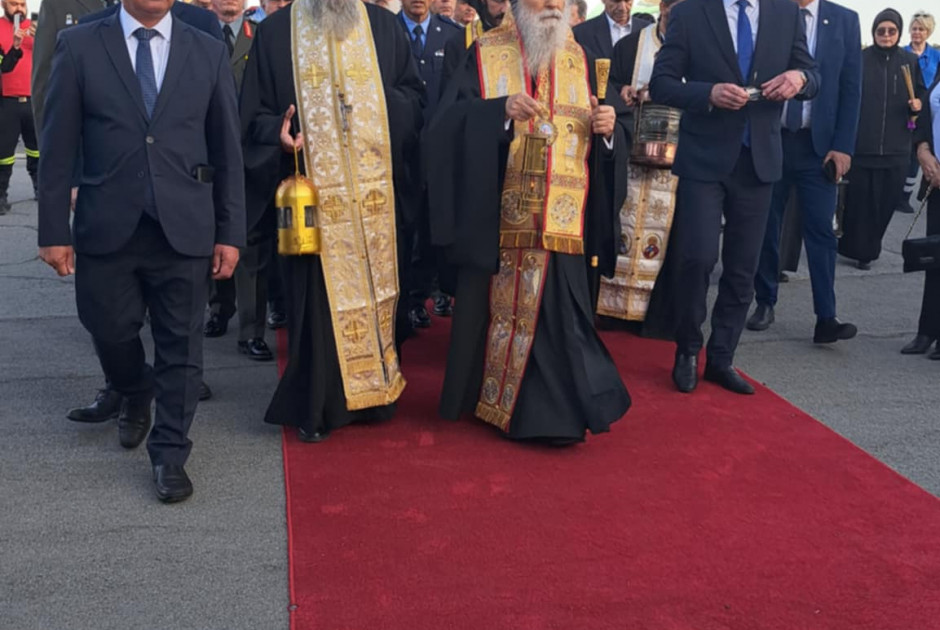 Έφτασε στην Κύπρο το Άγιο Φως (ΒΙΝΤΕΟ ΦΩΤΟ)