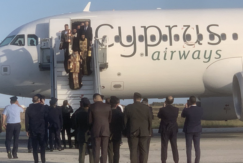 Έφτασε στην Κύπρο το Άγιο Φως