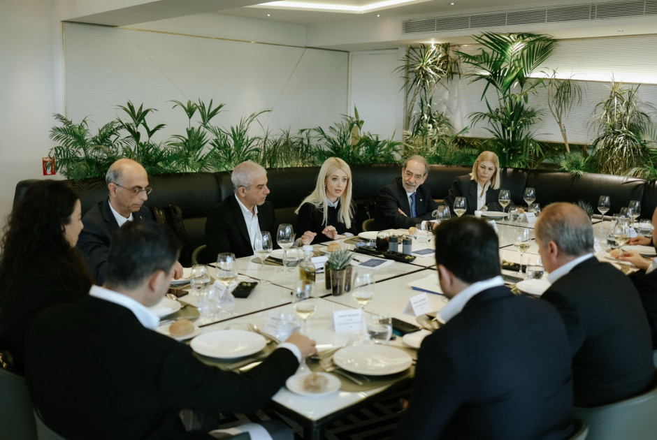 Γεύμα εργασίας ΔΗΣΥ με εκπροσώπους της ΟΕΒ