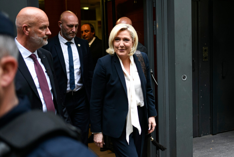 Γαλλία: Συγκέντρωση υποστήριξης στη Μαρίν Λεπέν σε κλίμα πολιτικής έντασης