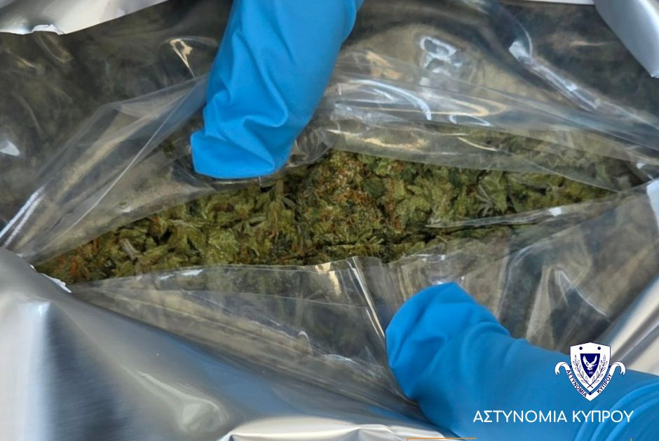 Πέραν των 50kg ναρκωτικών στο αυτοκίνητο του 41χρονου καταζητούμενου (ΦΩΤΟΣ)