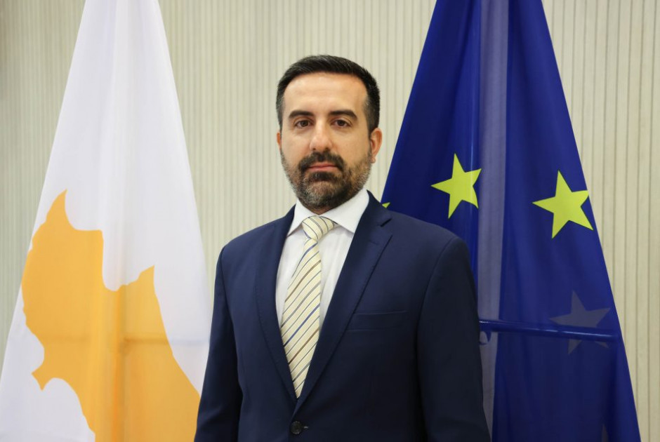 &Upsilon;&phi;. &Mu;&epsilon;&tau;&alpha;&nu;ά&sigma;&tau;&epsilon;&upsilon;&sigma;&eta;&sigmaf;: &Pi;&alpha;&rho;&alpha;&kappa;&omicron;&lambda;&omicron;&upsilon;&theta;&omicron;ύ&mu;&epsilon; &tau;&iota;&sigmaf; &epsilon;&xi;&epsilon;&lambda;ί&xi;&epsilon;&iota;&sigmaf;