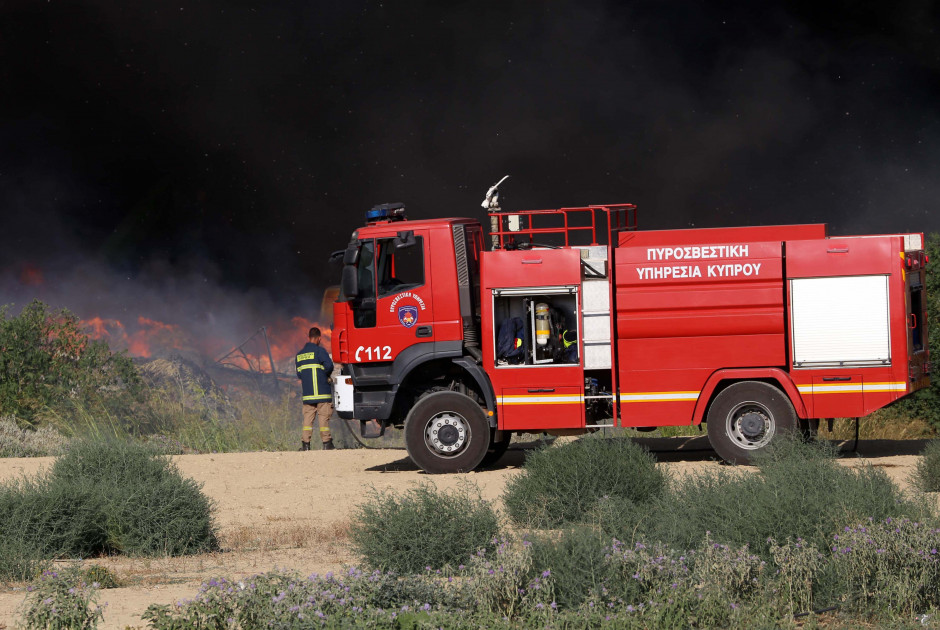 Συναγερμός στην Πάφο: Ξέσπασε μεγάλη πυρκαγιά (ΒΙΝΤΕΟ)